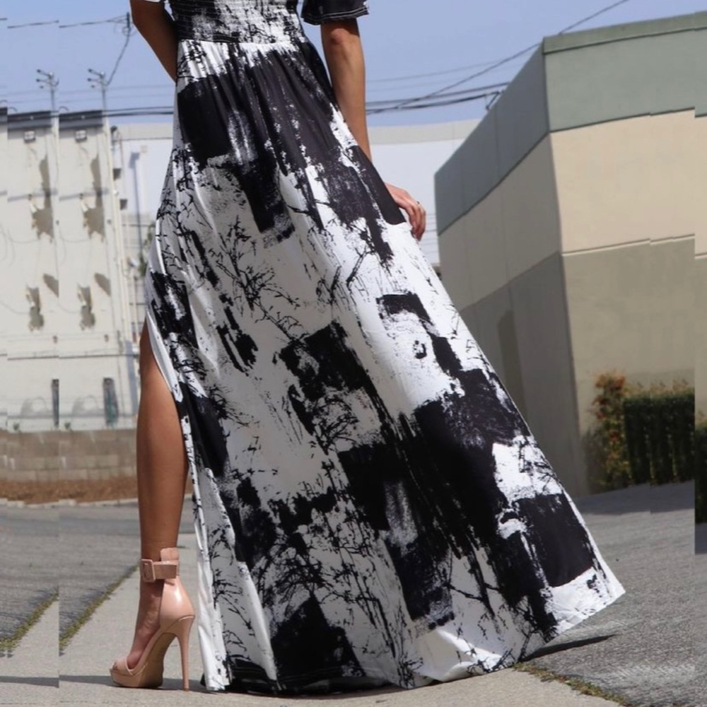 Black & White V Neckline Maxi Dress with Slit - Picture 2 of 5